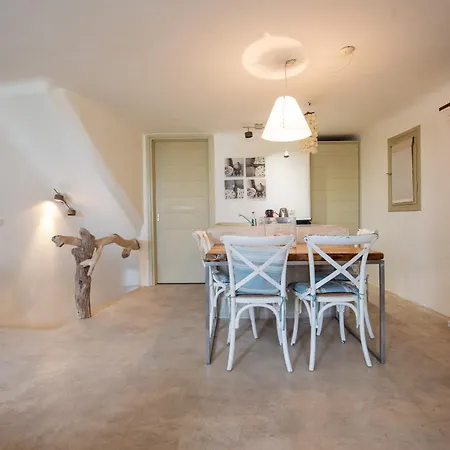 Mykonos Sunday House بيت للعطل أورنوس